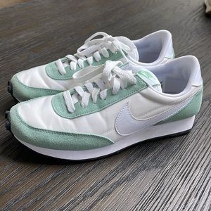 Nike Daybreak